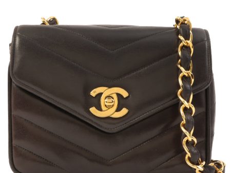 Chanel Around 1995 Made Chevron Stitch V Flap Turn-Lock Chain Bag Black Online