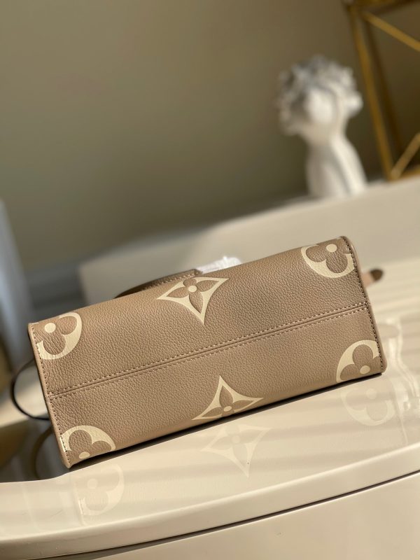 Louis Vuitton  OnTheGo PM Bag For Discount